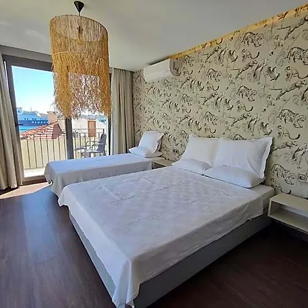 Eva Hotel *