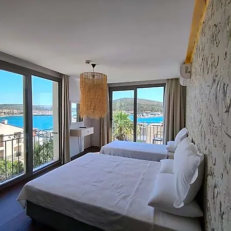 Eva Hotel *